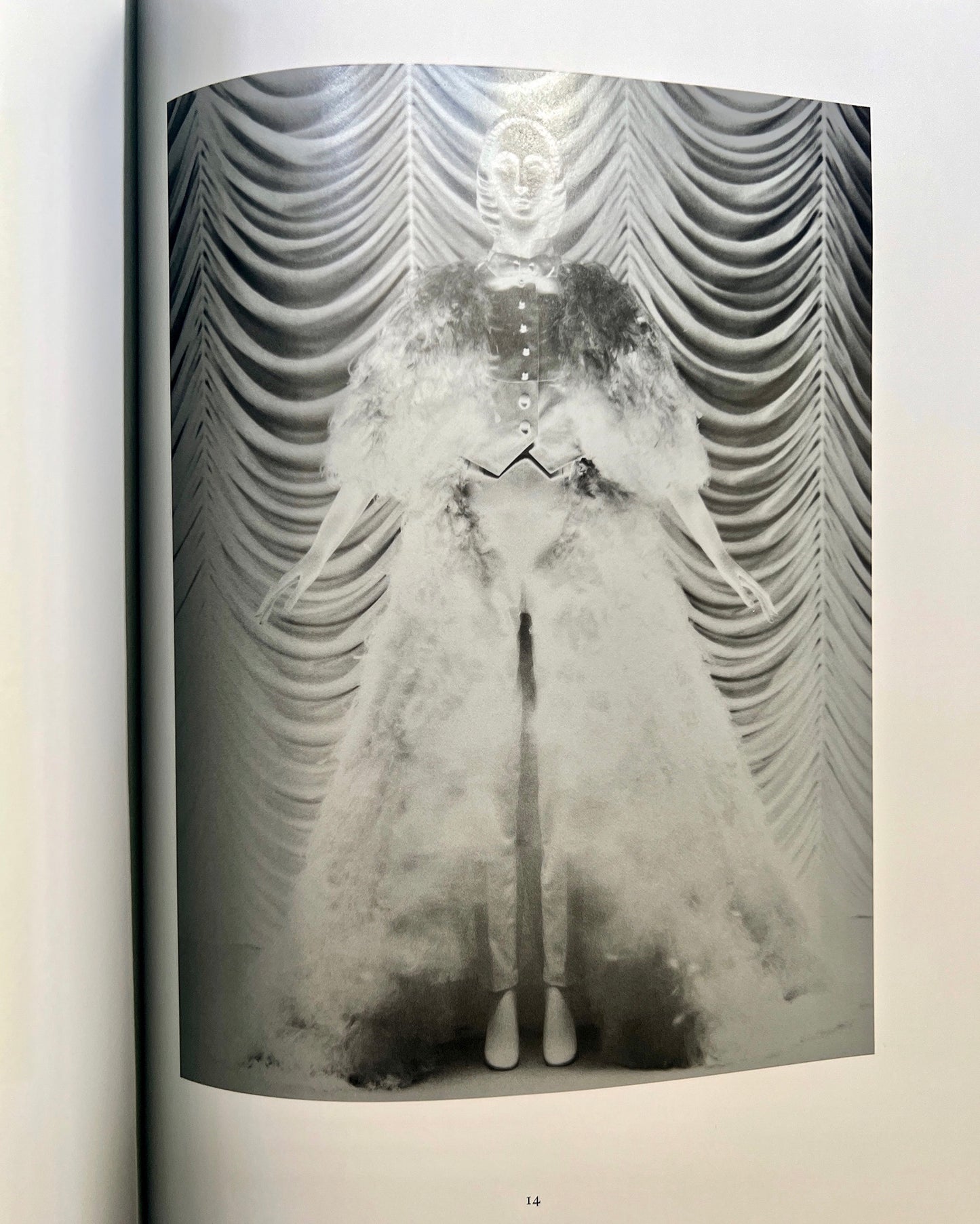 KARL LAGERFELD A LINE OF BEAUTY .THE MET