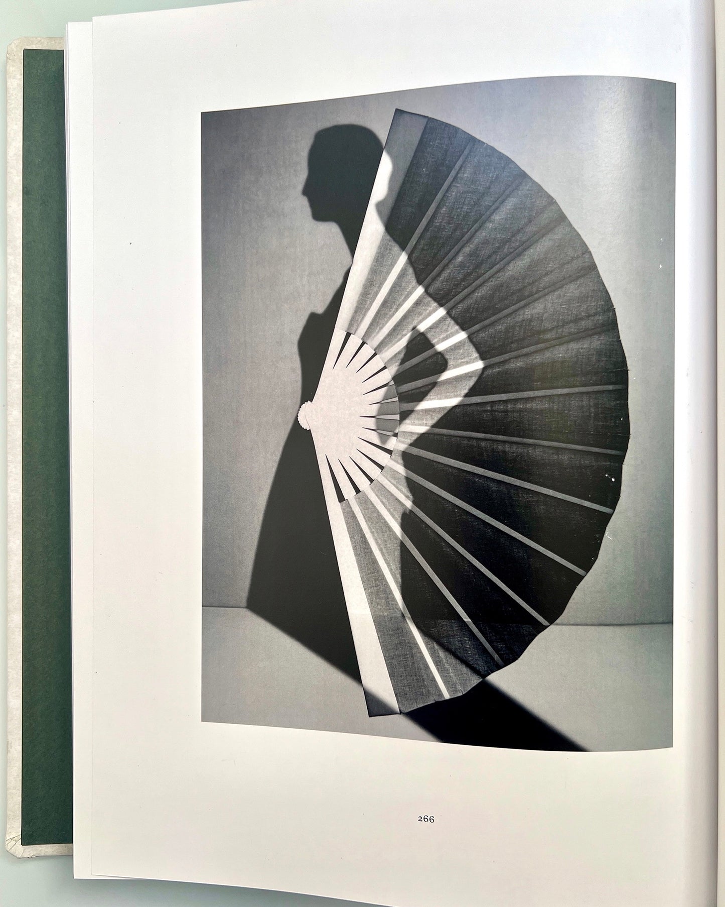 KARL LAGERFELD A LINE OF BEAUTY .THE MET