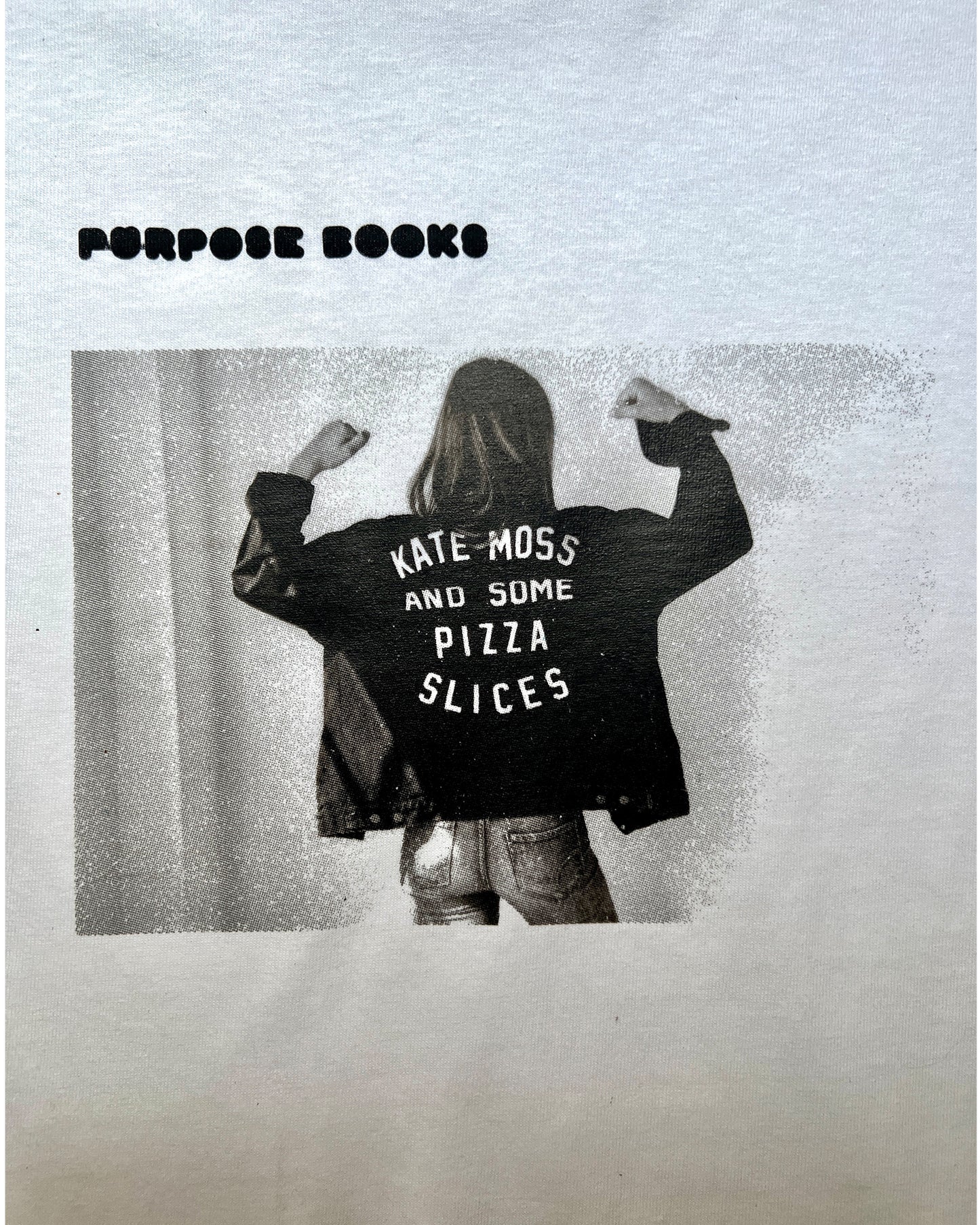 KATE MOSS AND SOME PIZZA SLICES