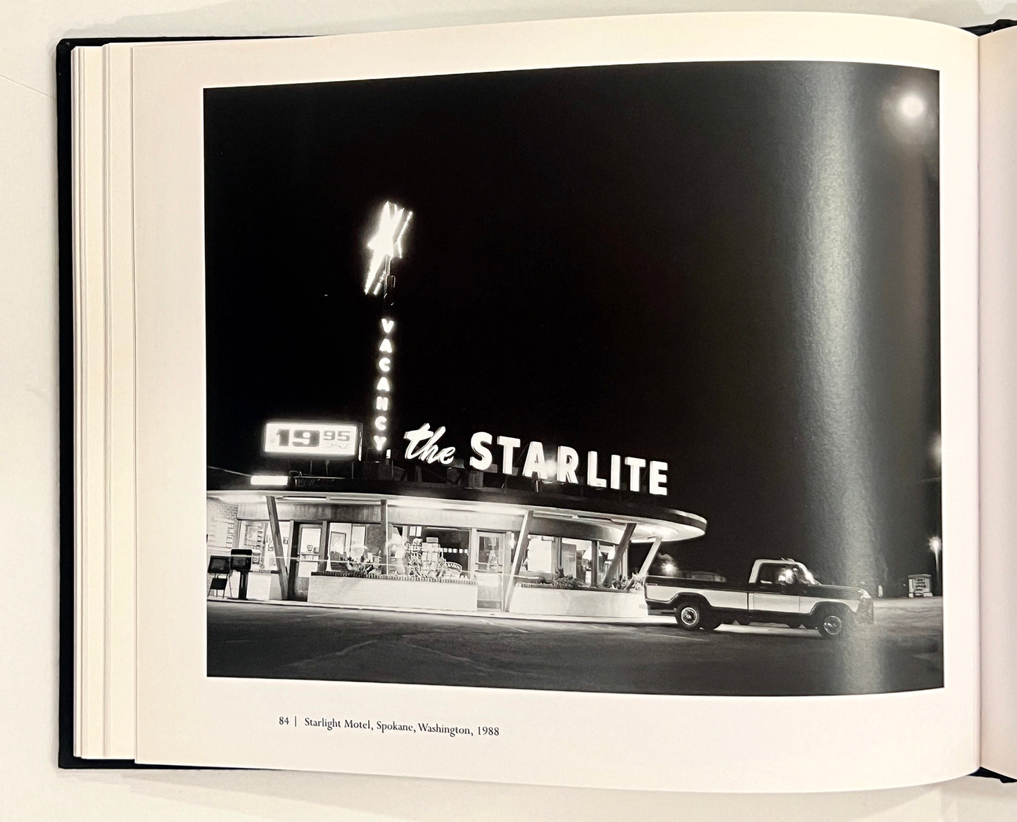 ROADSIDES Images of the American landscape Kelly Provo