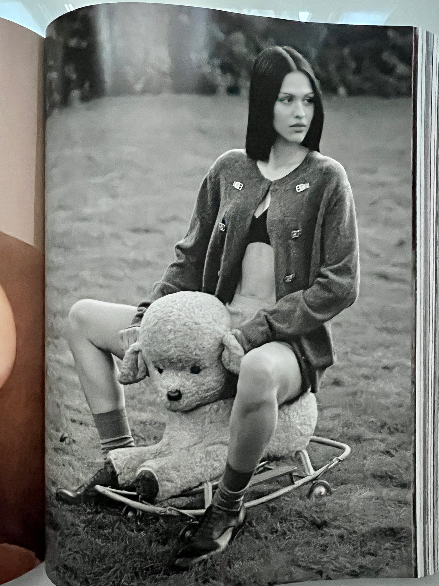 DOCUMENT MAGAZINE 22