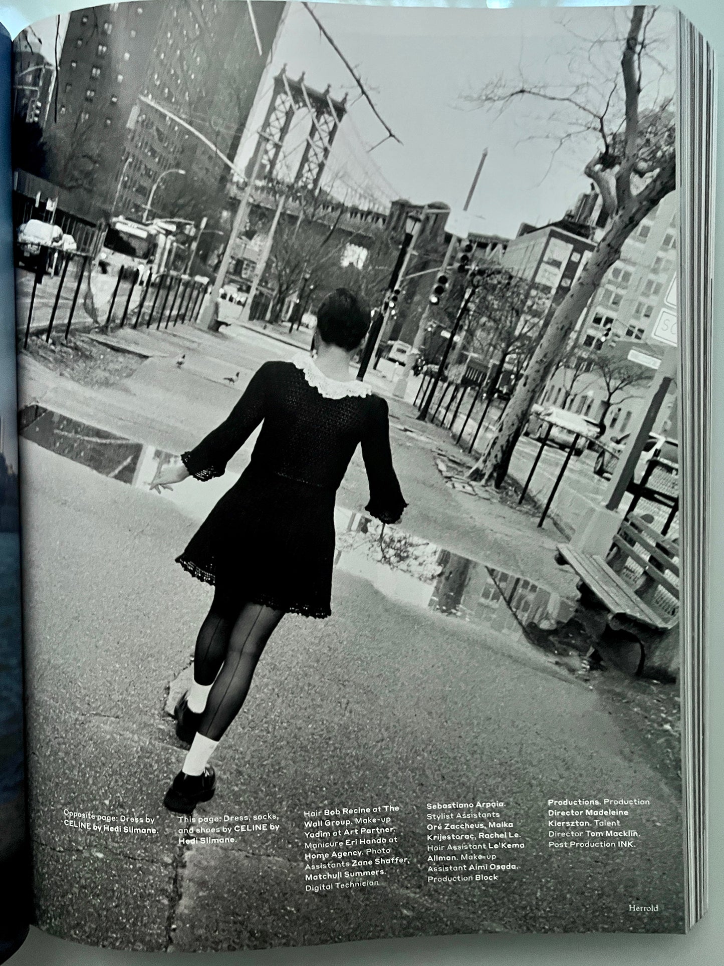 DOCUMENT MAGAZINE 22