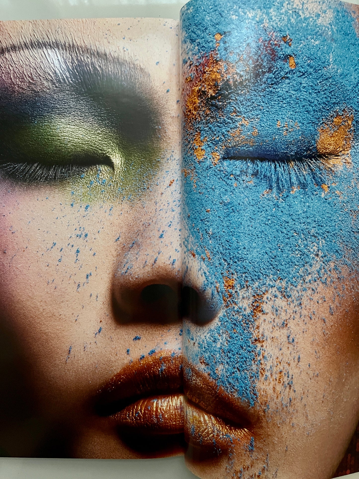 V MAGAZINE 139 SUPERMODEL SUPERHERO