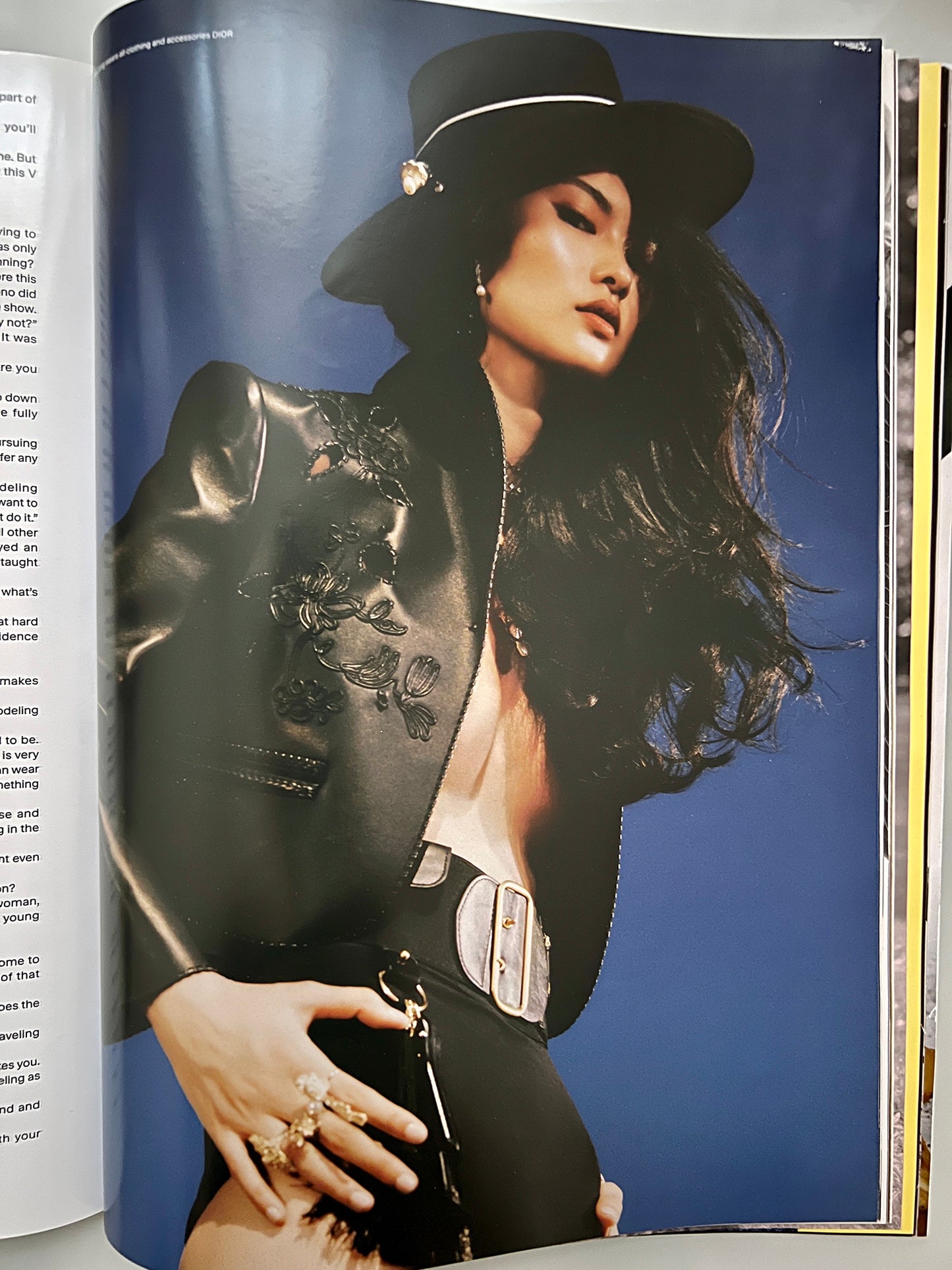 V MAGAZINE 139 SUPERMODEL SUPERHERO