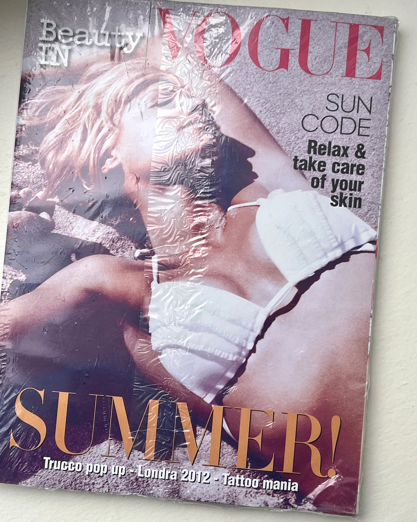 VOGUE ITALIA 741 2012 WRAPPED AS NEW .LINDA EVANGELISTA MEISEL