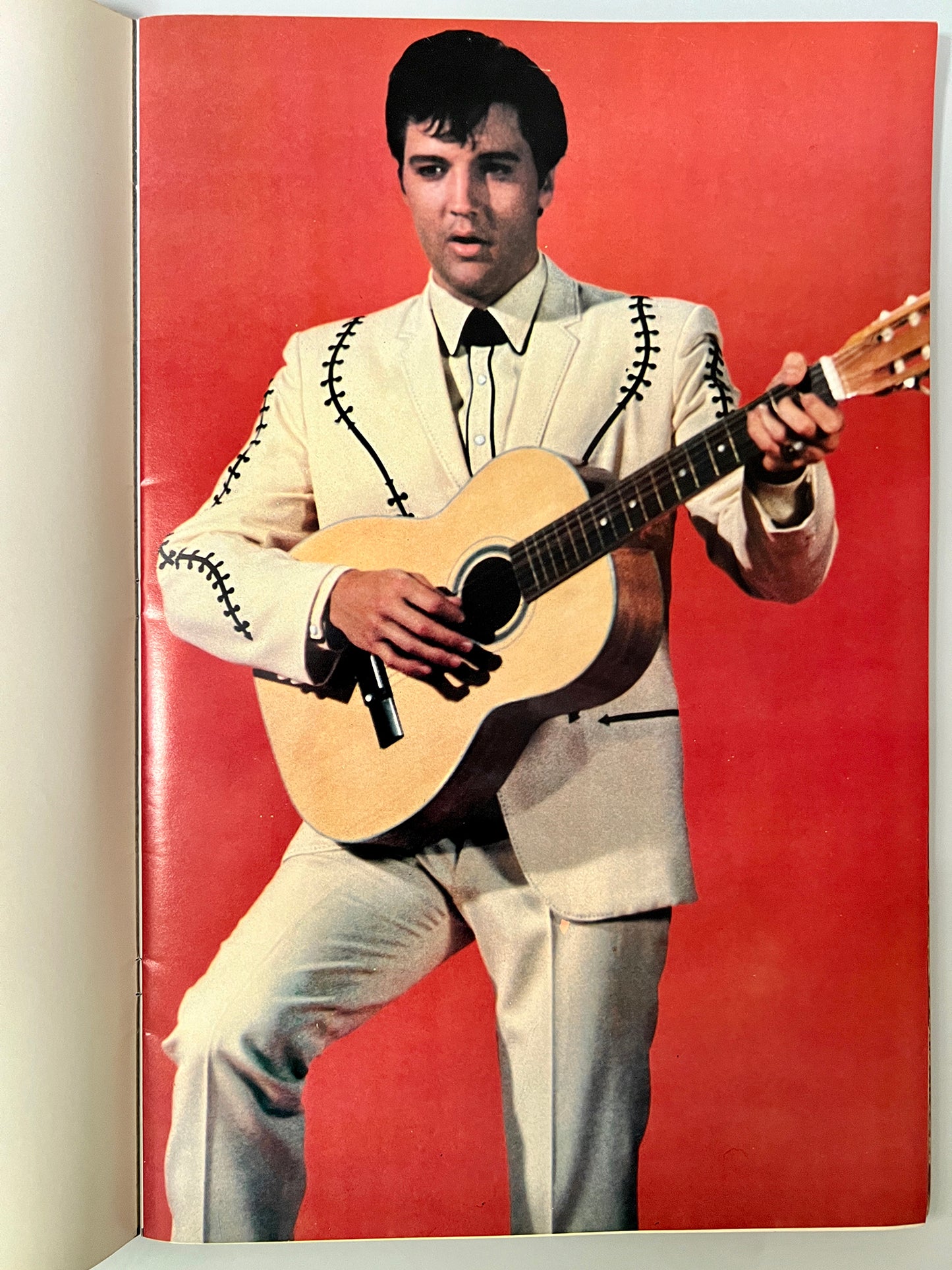 ELVIS POSTER BOOK