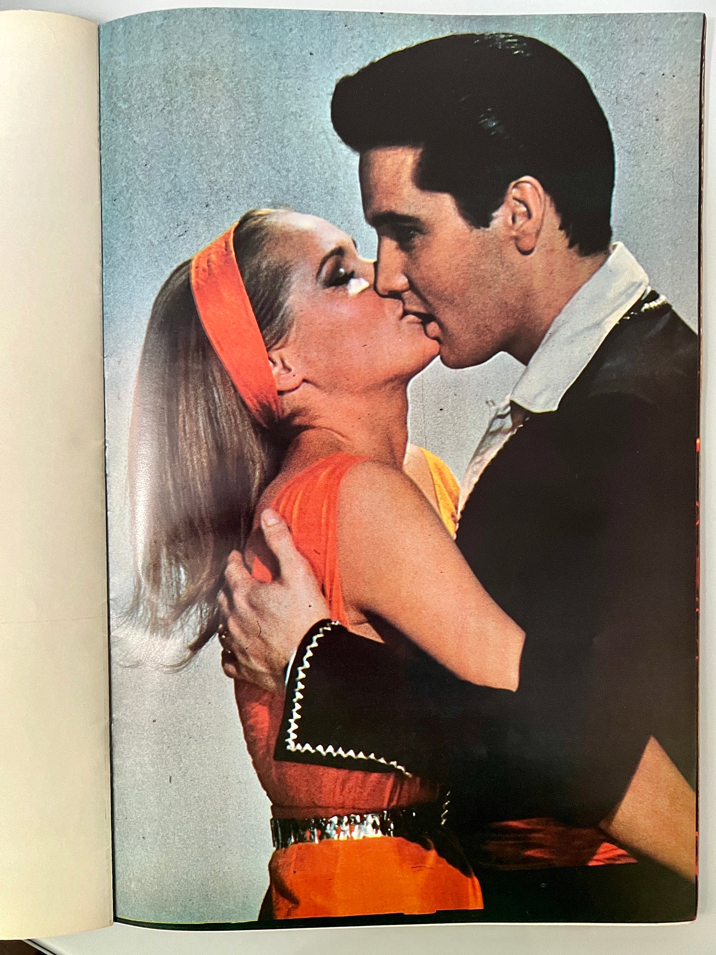 ELVIS POSTER BOOK