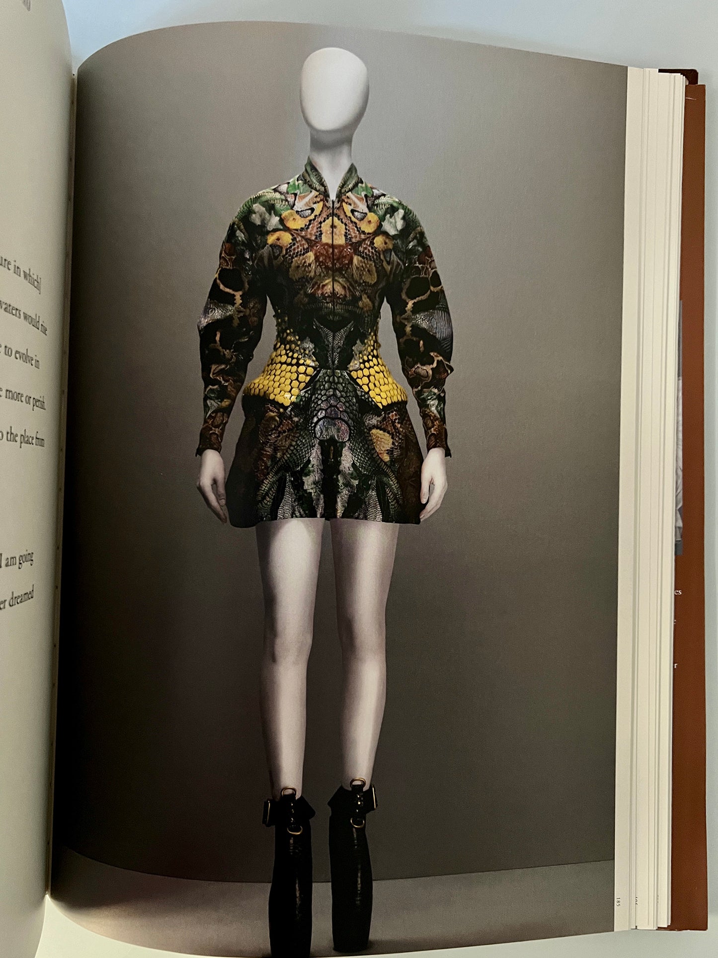 SAVAGE BEAUTY.ALEXANDER MCQUEEN