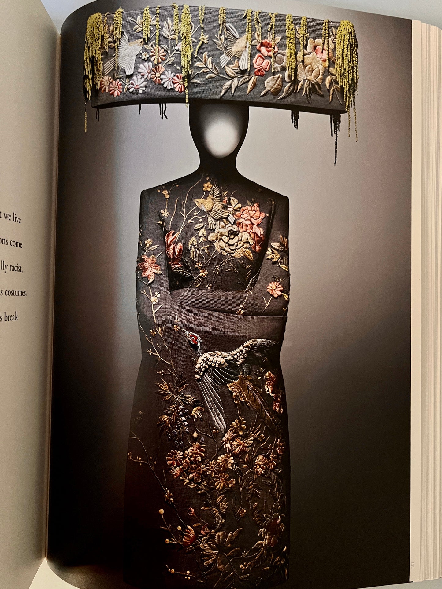 SAVAGE BEAUTY.ALEXANDER MCQUEEN